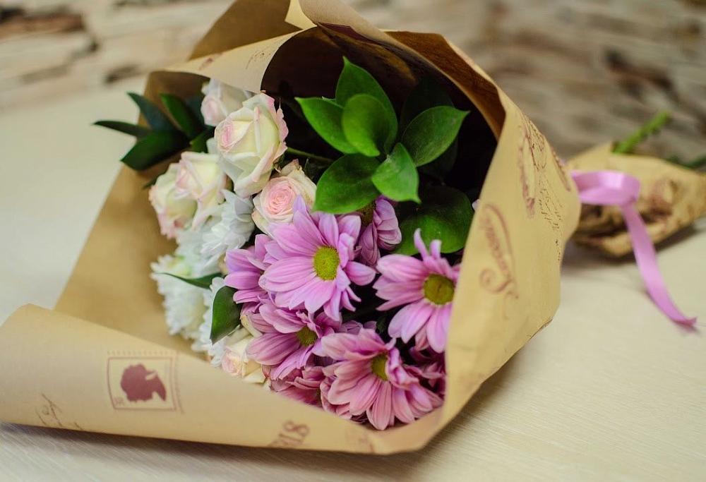 Букет цветов из: Розы и Хризантемы в Придорожном