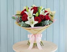 Букет цветов из:  Лилии и Розы в Придорожном