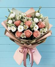 Букет цветов из:  Розы, Альстромерии и Лизиантусы в Придорожном