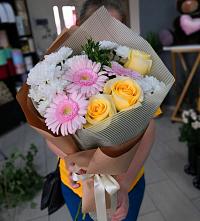 Букет цветов из:  Герберы, Розы и Хризантемы в Придорожном