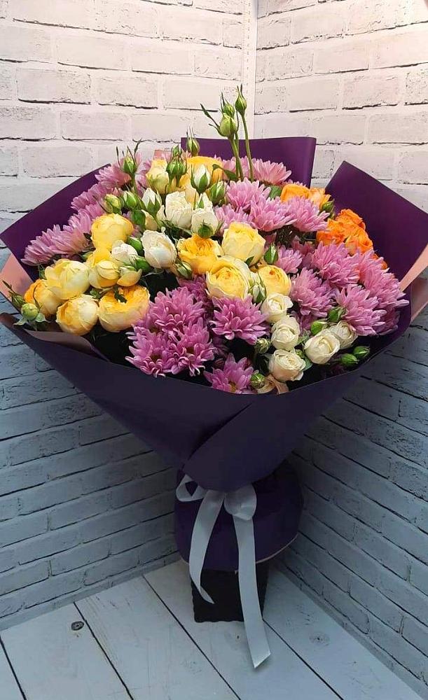 Букет цветов из: Хризантемы и Розы в Придорожном