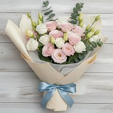 Букет цветов из:  Лизиантусы #REPLACE_PRED# Придорожном