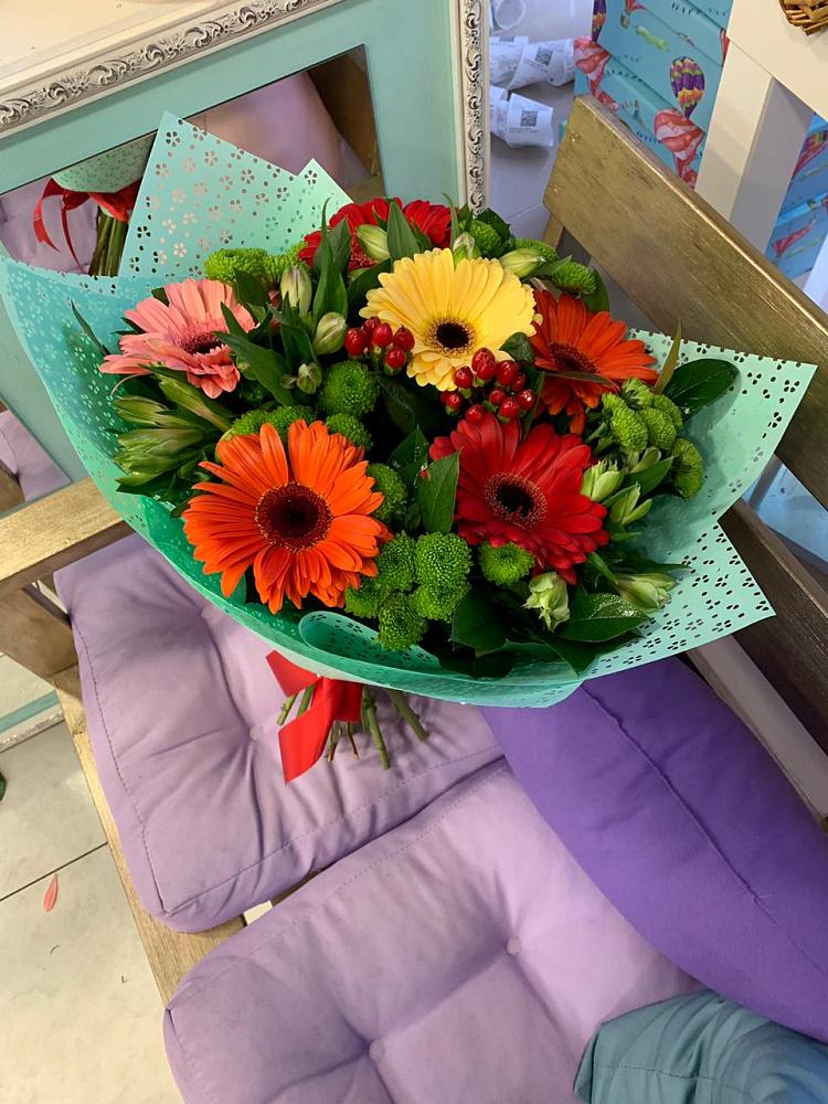 Букет цветов из: Герберы, Хризантемы и Альстромерии в Придорожном