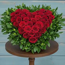 Цветочная композиция из Розы в виде сердца в Придорожном