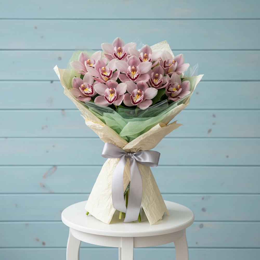 Букет цветов из: Орхидеи и Розы в Придорожном