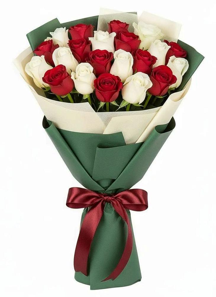 Букет Микс из красных и белых роз в Придорожном