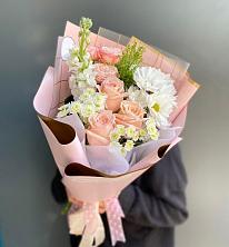 Букет цветов из:  Хризантемы и Розы в Придорожном