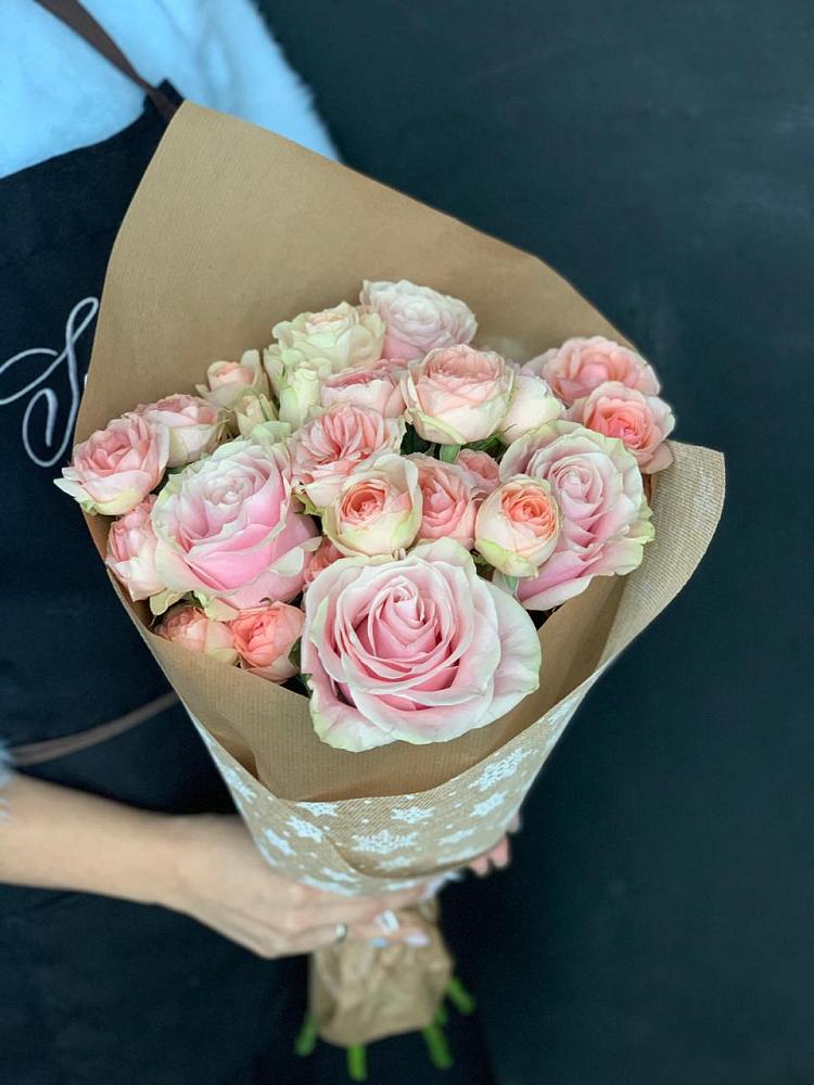 Букет цветов из: Хризантемы и Розы в Придорожном