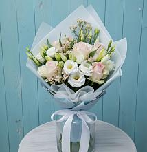 Букет цветов из:  Розы и Лизиантусы #REPLACE_PRED# Придорожном