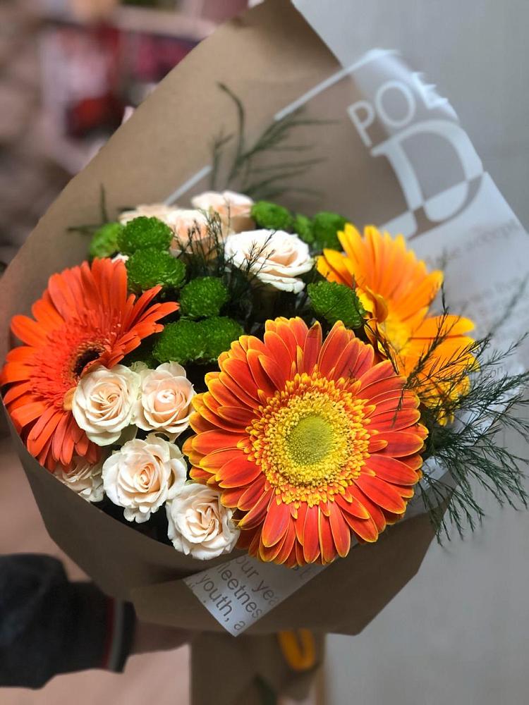 Букет цветов из: Герберы, Хризантемы и Розы в Придорожном