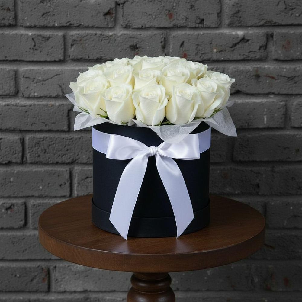 Цветочная композиция из Розы в шляпной коробке в Придорожном