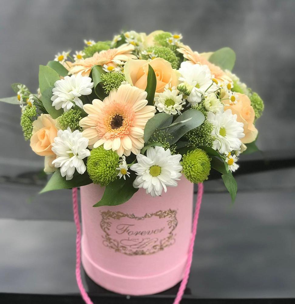 Цветочная композиция из Розы, Герберы и Хризантемы в шляпной коробке в Придорожном