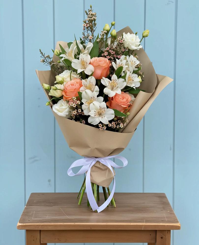 Букет цветов из: Альстромерии, Лизиантусы, Розы и Хризантемы в Придорожном